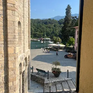  Appartement In Central Square With Lake View